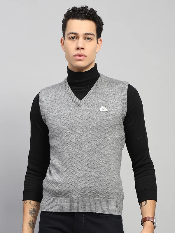 Deep Discounts Men Grey Self Design V Neck Sleeveless Sweater