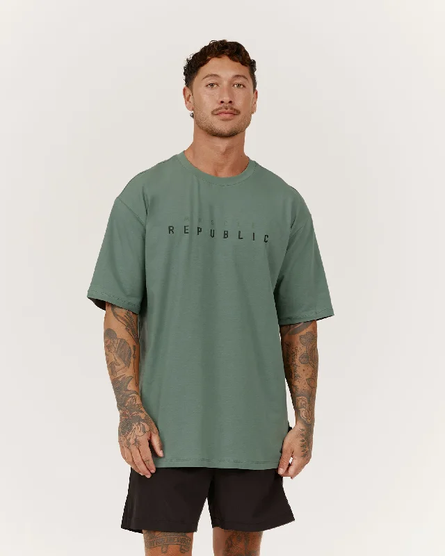 Hurry In CLASSIC TONAL TEE V2 - TARRAGON