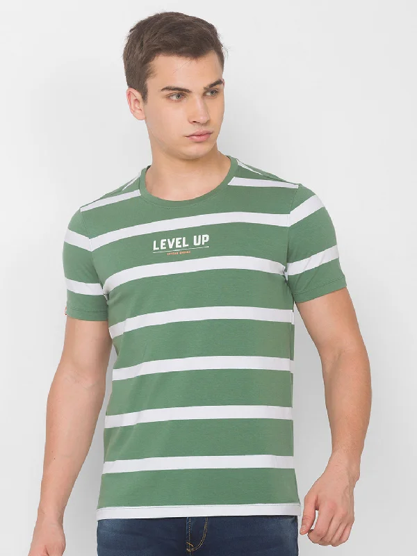 Make Your Weekend Count with Savings Spykar Men Green Cotton Slim Fit Round Neck T-Shirt