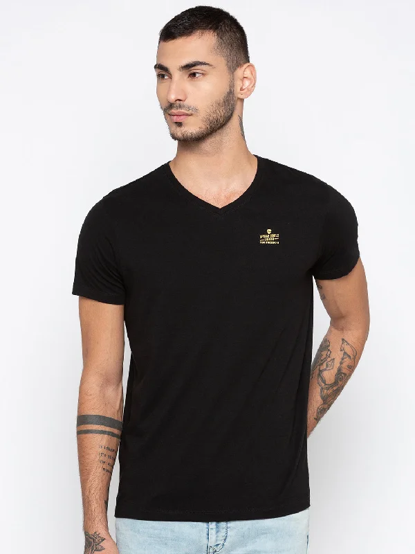Weekend Extravaganza: Shop Now Spykar Men Black Solid Slim Fit T-Shirt
