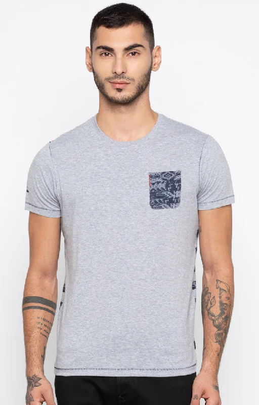 Unwind with Weekend Discounts Spykar Men Grey Melange Slim Fit T-Shirt